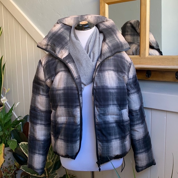 NWT Phenix 100% Cashmere Scarf in Grey - Picture 7 of 13